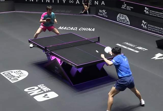 林诗栋横扫吴晙诚晋级8强！一三局压制，第二局拿捏关键分！